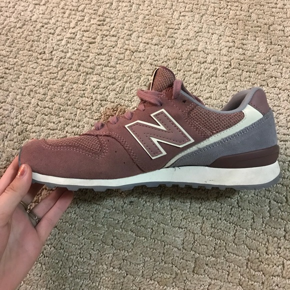 New Balance Sneakers - Picture 1 of 4